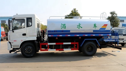 國(guó)六東風(fēng)13方灑水車廠價(jià)銷售，配置升級(jí)與價(jià)格分析